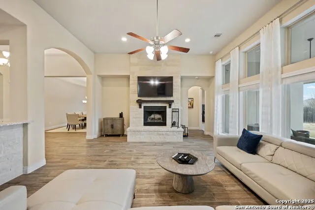7938 CIBOLO VW Boerne, TX 78015