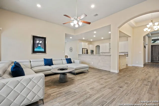 7938 CIBOLO VW Boerne, TX 78015
