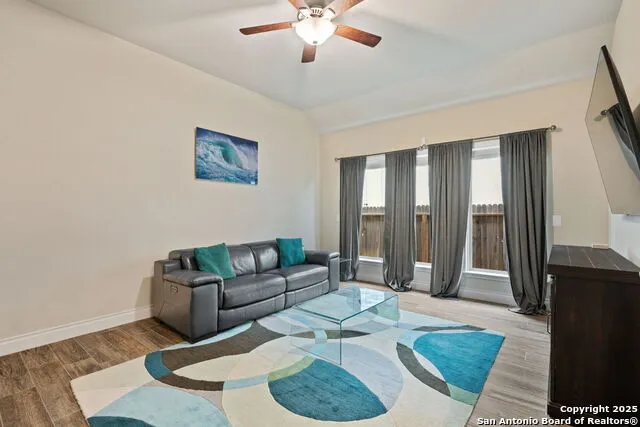 7938 CIBOLO VW Boerne, TX 78015