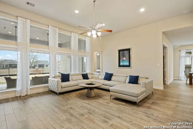 7938 CIBOLO VW Boerne, TX 78015