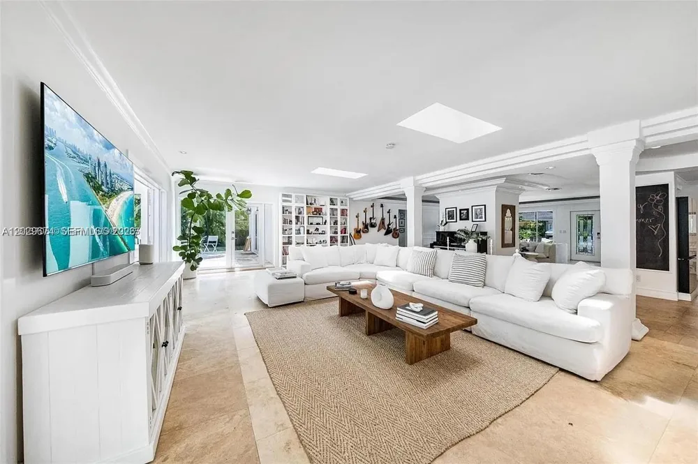 1255 NE 93rd St Miami Shores, FL 33138