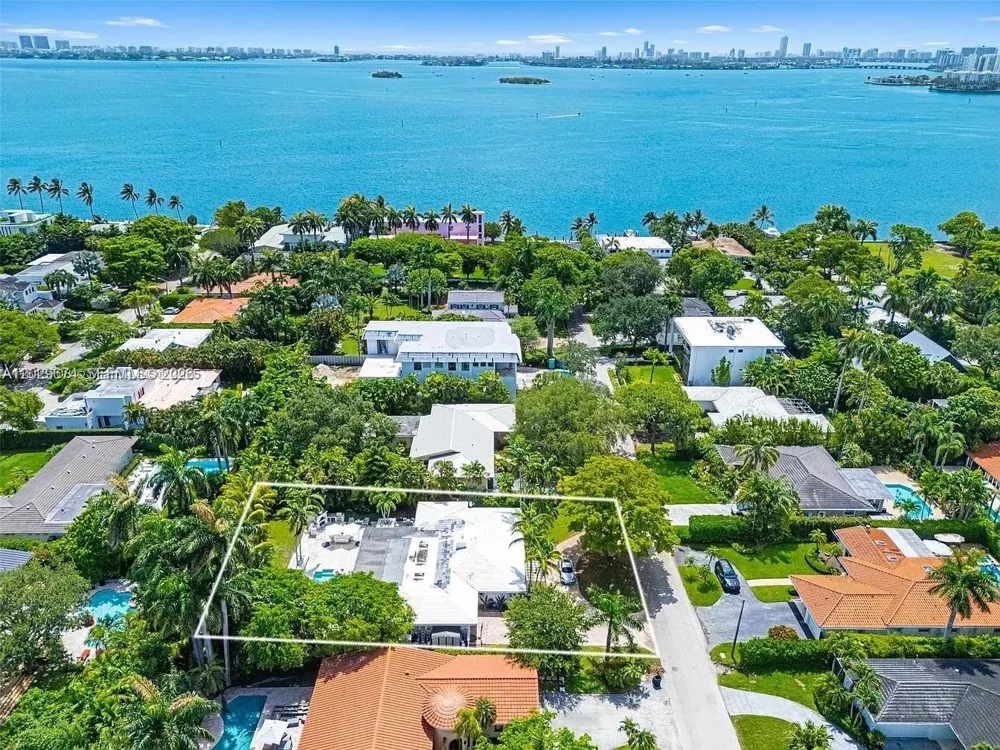 1255 NE 93rd St Miami Shores, FL 33138