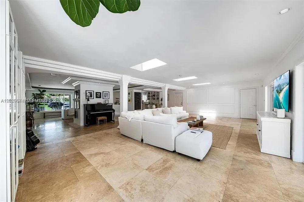 1255 NE 93rd St Miami Shores, FL 33138