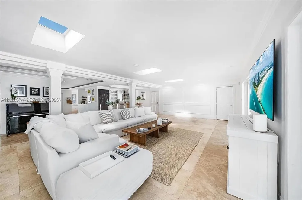 1255 NE 93rd St Miami Shores, FL 33138