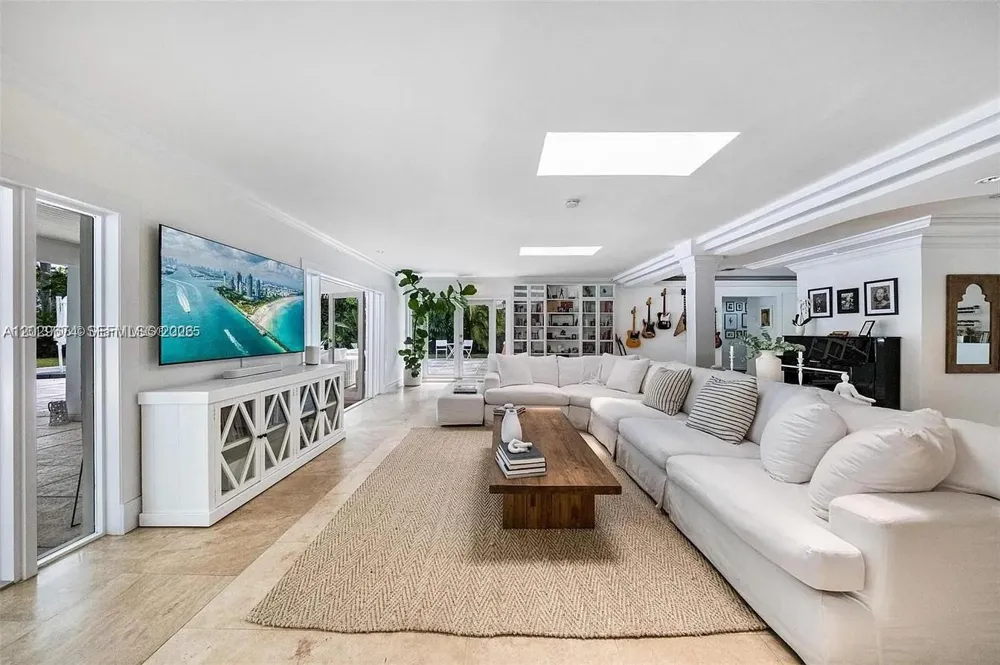 1255 NE 93rd St Miami Shores, FL 33138