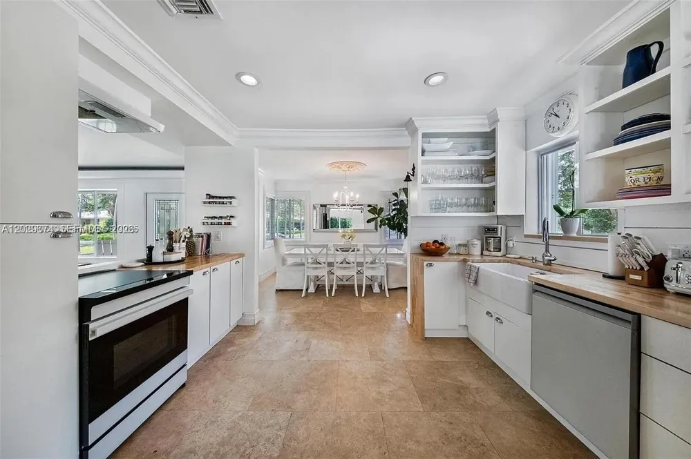 1255 NE 93rd St Miami Shores, FL 33138