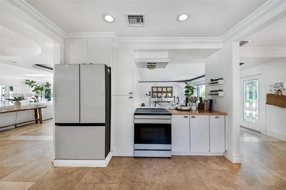 1255 NE 93rd St Miami Shores, FL 33138