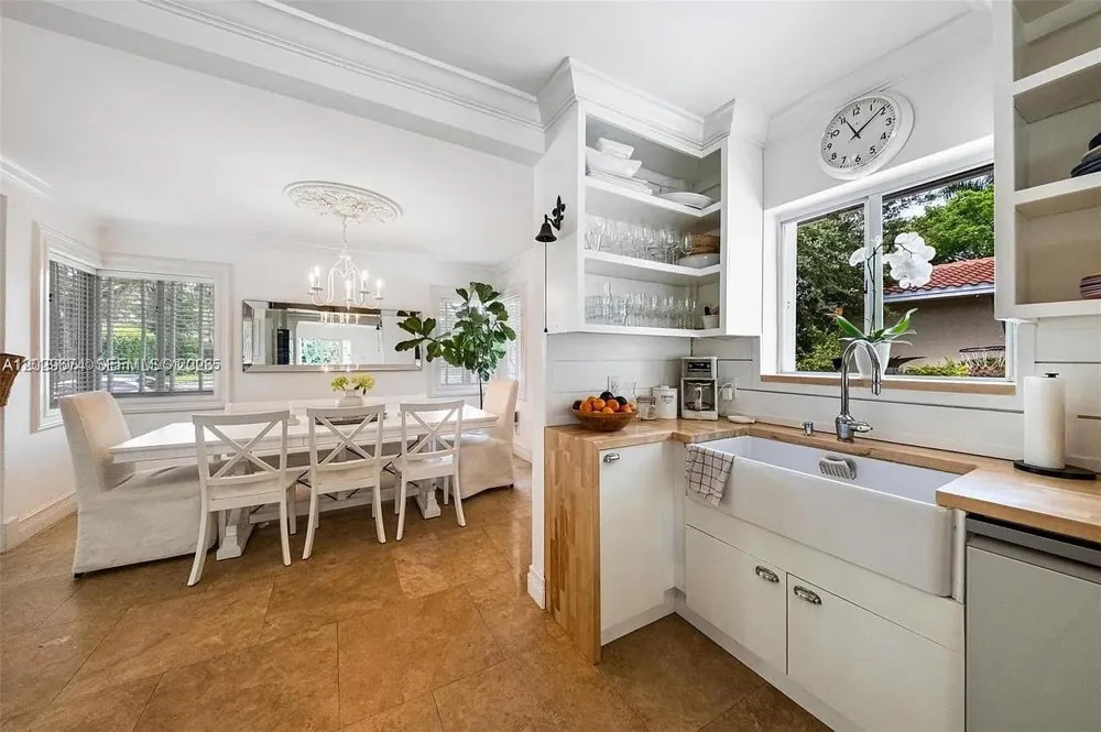 1255 NE 93rd St Miami Shores, FL 33138