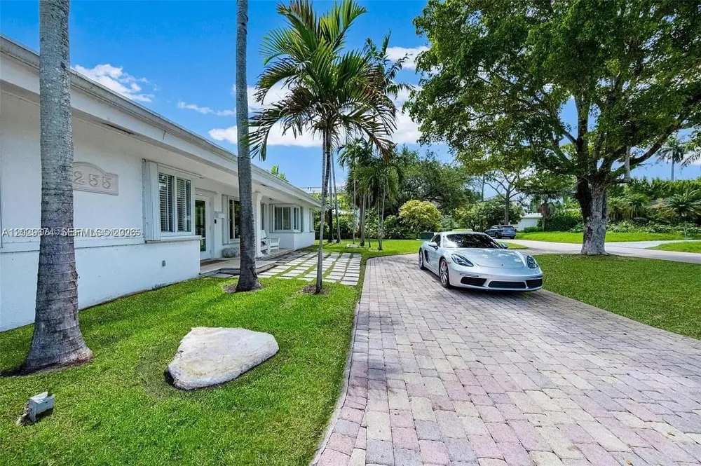 1255 NE 93rd St Miami Shores, FL 33138