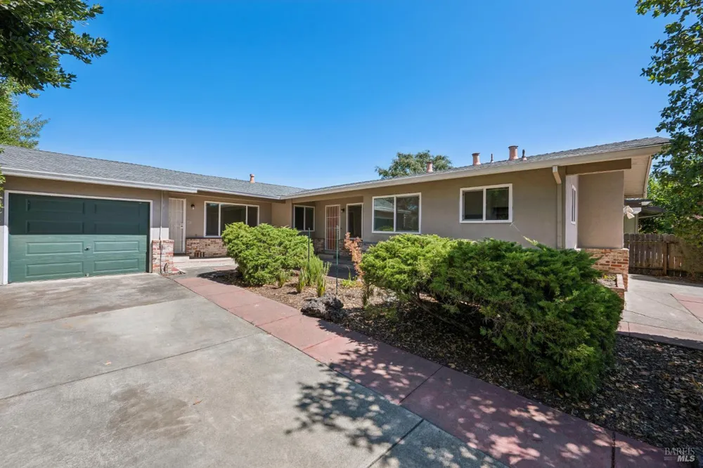 216 Andrieux Street Sonoma, CA 95476