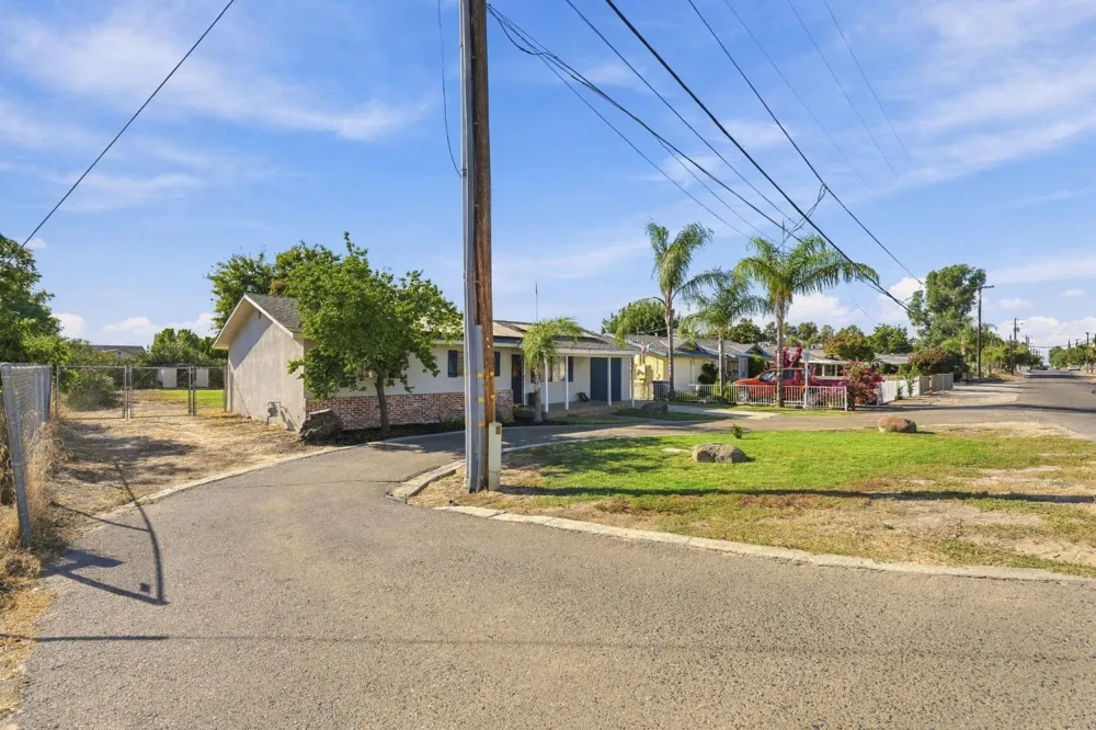 3625 S Highland Avenue Selma, CA 93662