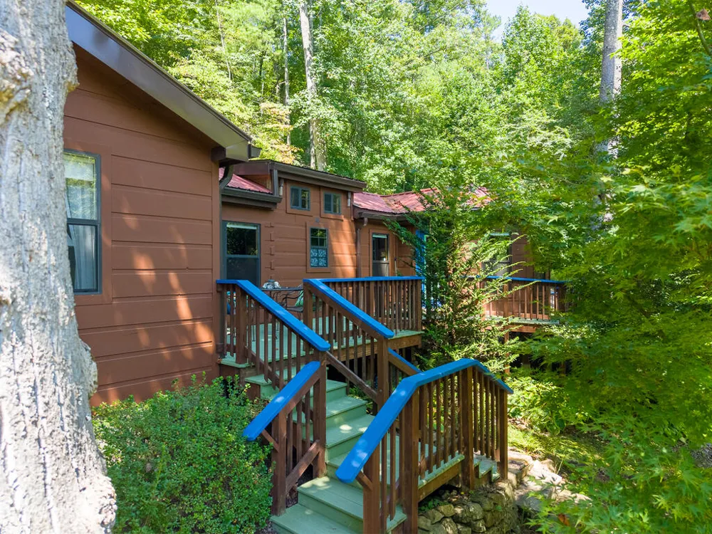 Iris Lane Whittier, NC 28789