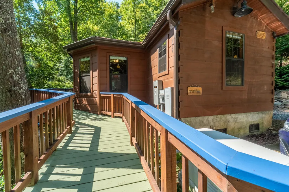 Iris Lane Whittier, NC 28789