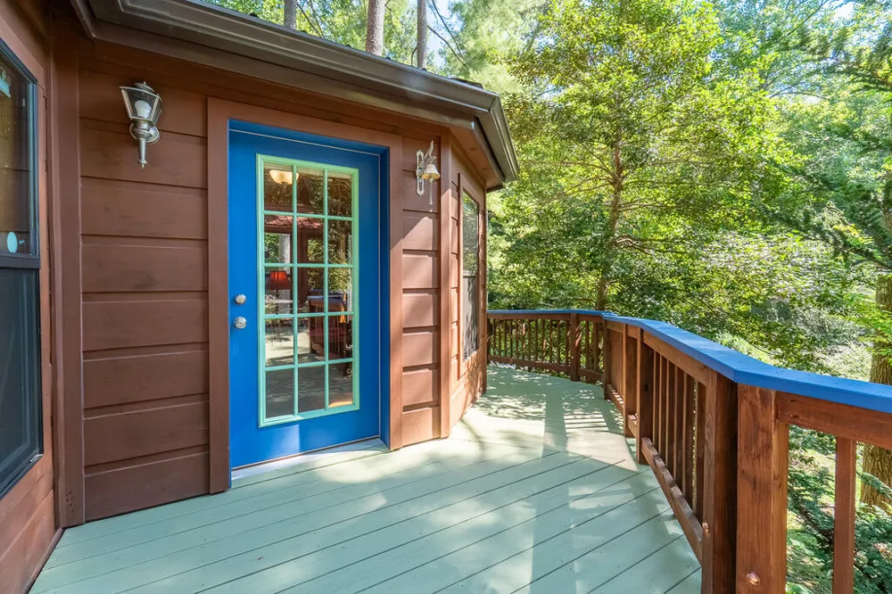 Iris Lane Whittier, NC 28789
