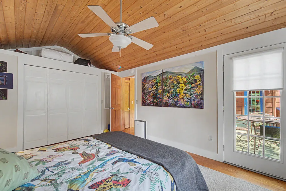 Iris Lane Whittier, NC 28789