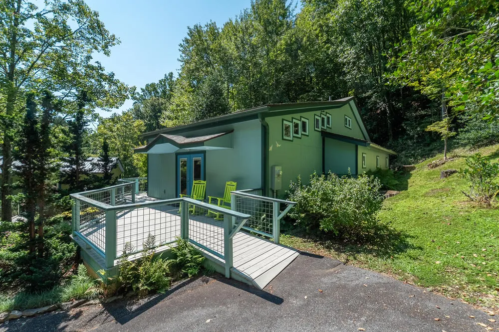Iris Lane Whittier, NC 28789