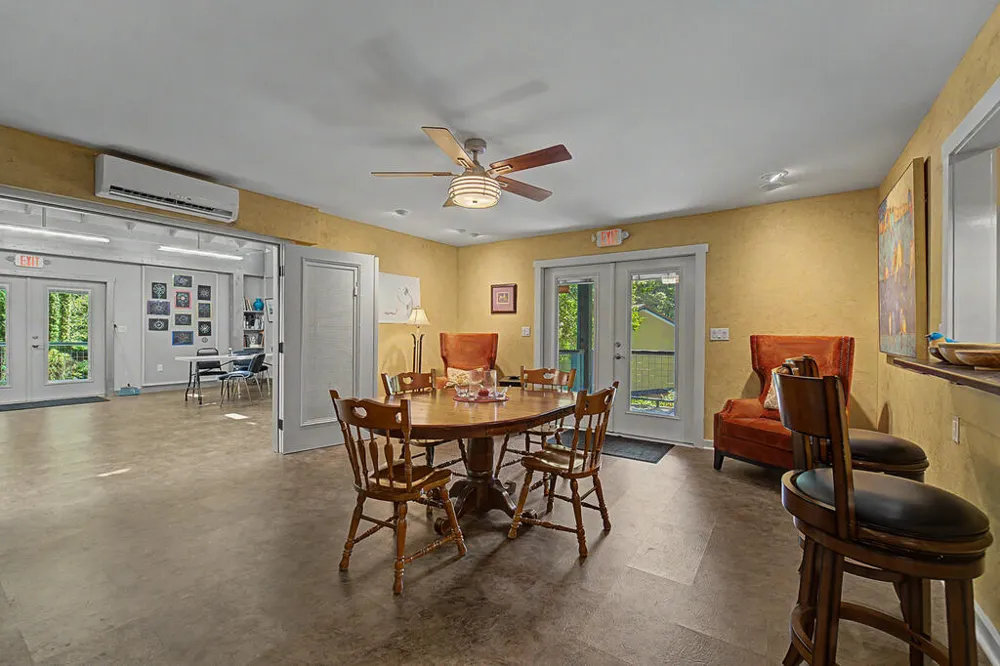 Iris Lane Whittier, NC 28789