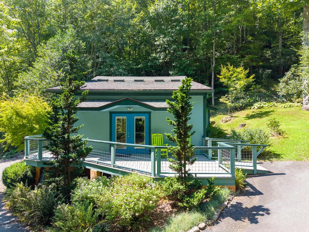 Iris Lane Whittier, NC 28789