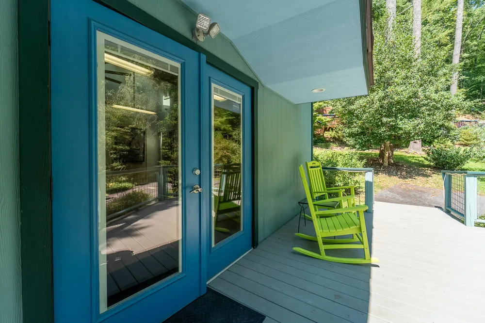 Iris Lane Whittier, NC 28789