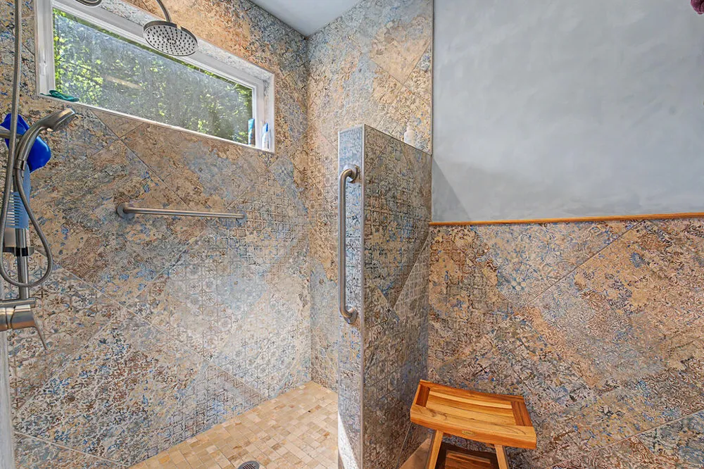 Iris Lane Whittier, NC 28789