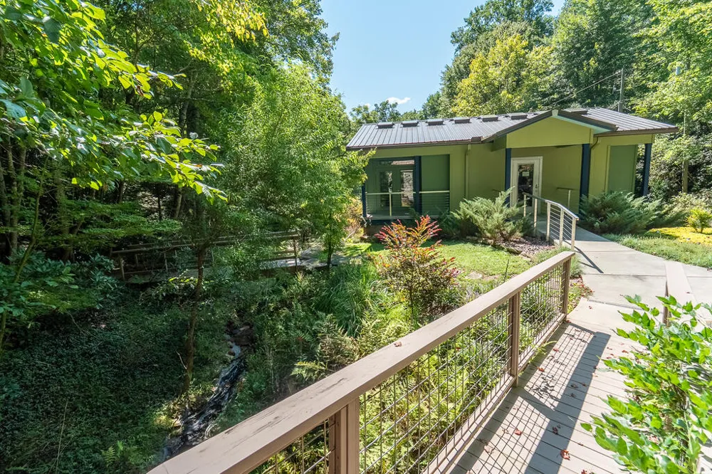 Iris Lane Whittier, NC 28789