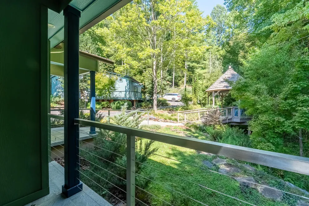 Iris Lane Whittier, NC 28789