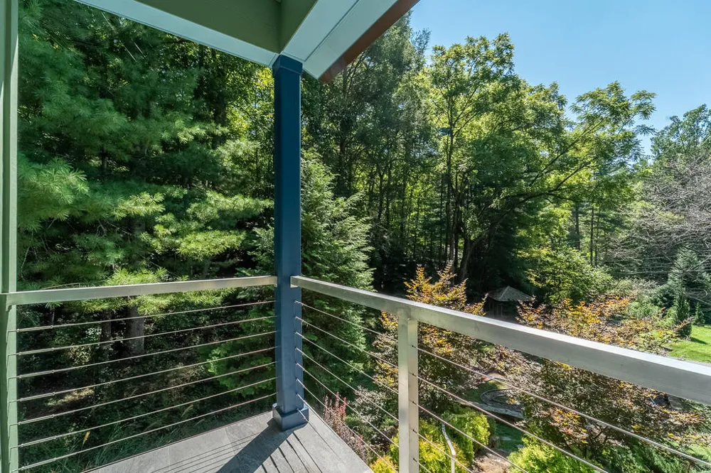 Iris Lane Whittier, NC 28789
