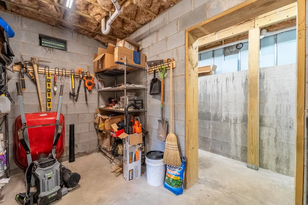 Iris Lane Whittier, NC 28789