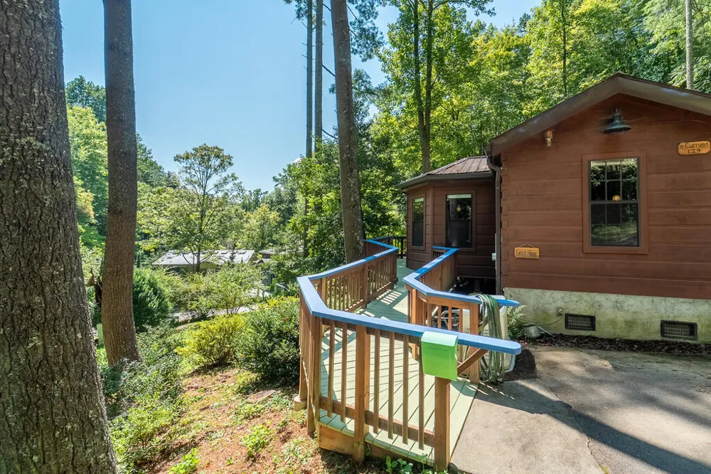 Iris Lane Whittier, NC 28789