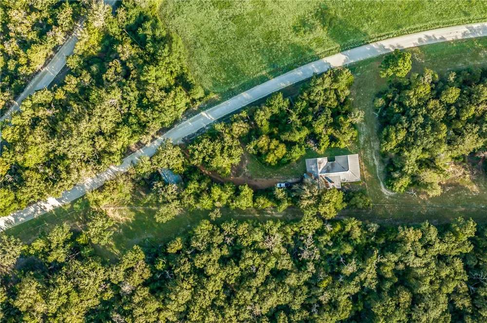 5209 Bucksnort Road Franklin, TX 77856