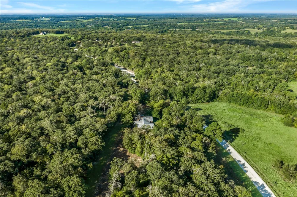5209 Bucksnort Road Franklin, TX 77856