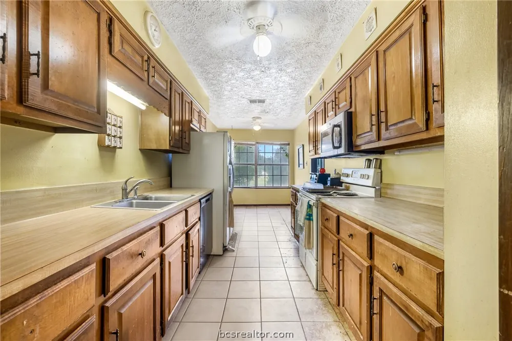 5209 Bucksnort Road Franklin, TX 77856
