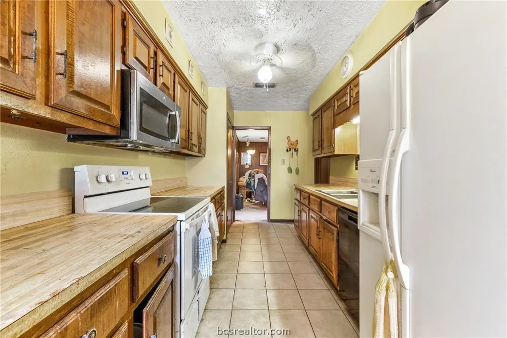 5209 Bucksnort Road Franklin, TX 77856