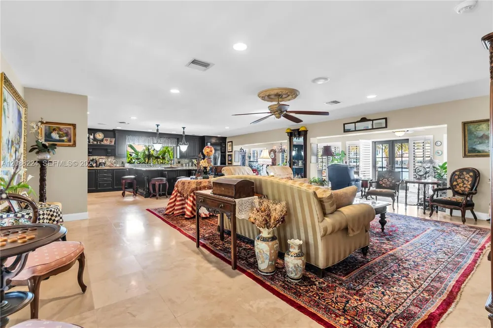 4615 W Tradewinds Ave Lauderdale By The Sea, FL 33308