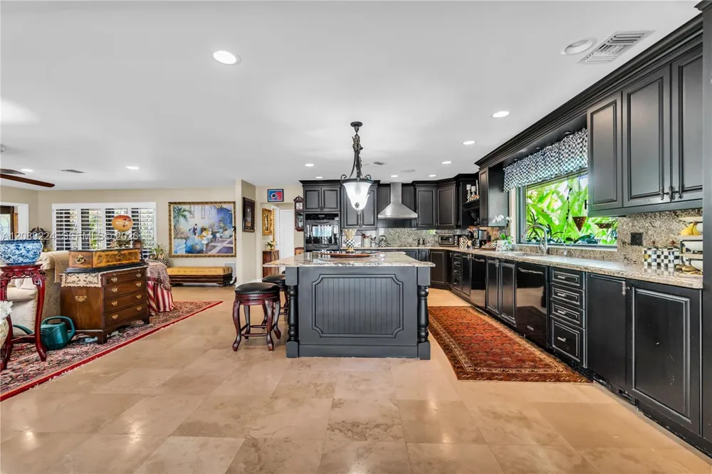 4615 W Tradewinds Ave Lauderdale By The Sea, FL 33308