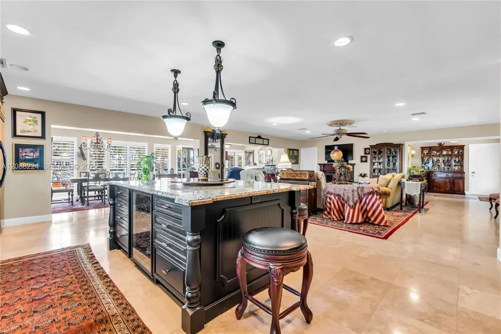 4615 W Tradewinds Ave Lauderdale By The Sea, FL 33308