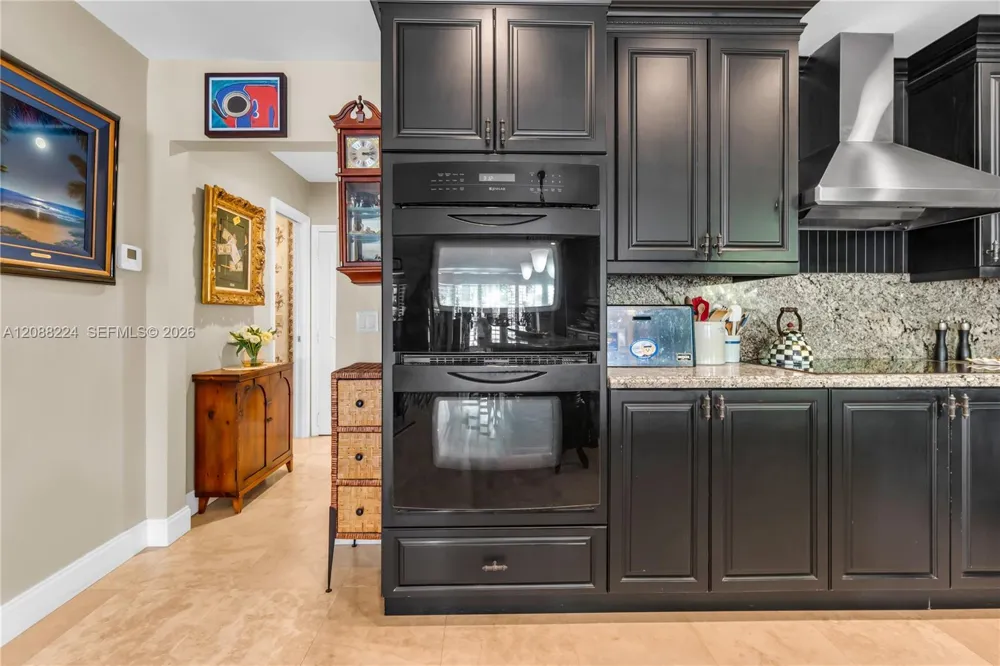 4615 W Tradewinds Ave Lauderdale By The Sea, FL 33308