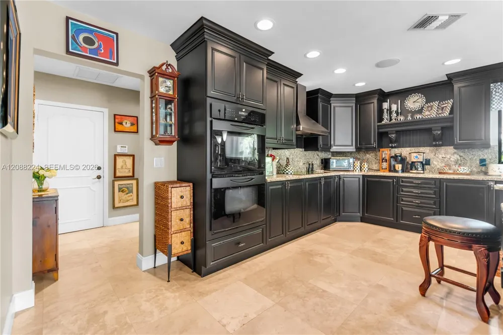 4615 W Tradewinds Ave Lauderdale By The Sea, FL 33308