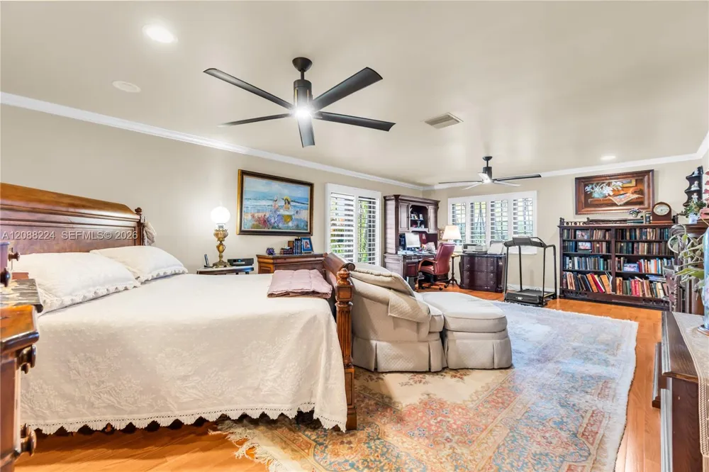 4615 W Tradewinds Ave Lauderdale By The Sea, FL 33308