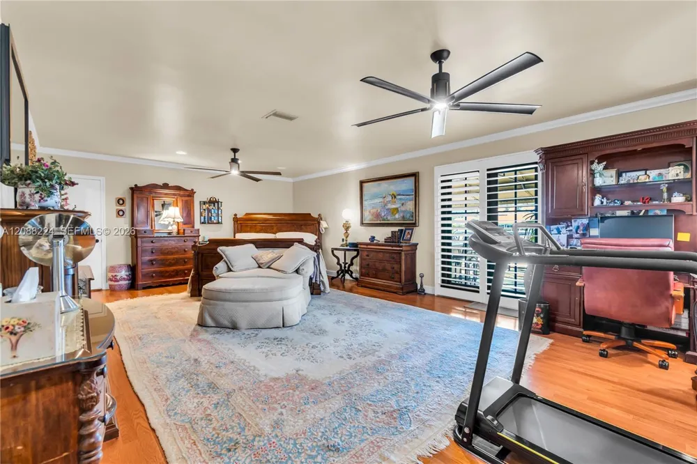 4615 W Tradewinds Ave Lauderdale By The Sea, FL 33308