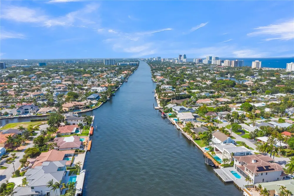 4615 W Tradewinds Ave Lauderdale By The Sea, FL 33308