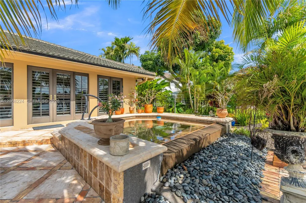 4615 W Tradewinds Ave Lauderdale By The Sea, FL 33308