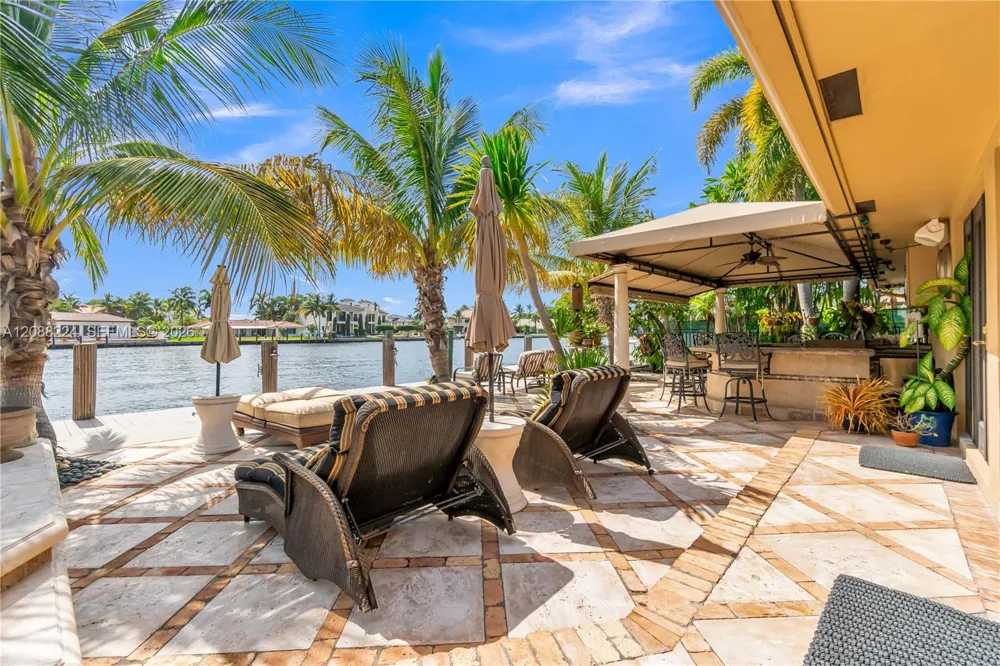 4615 W Tradewinds Ave Lauderdale By The Sea, FL 33308