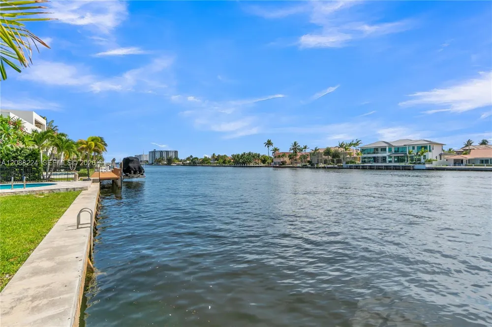 4615 W Tradewinds Ave Lauderdale By The Sea, FL 33308