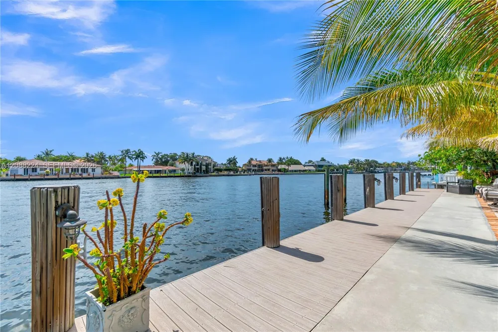 4615 W Tradewinds Ave Lauderdale By The Sea, FL 33308