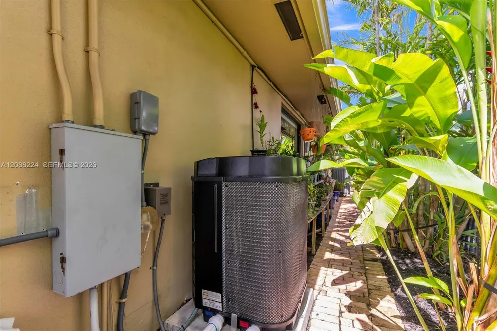 4615 W Tradewinds Ave Lauderdale By The Sea, FL 33308
