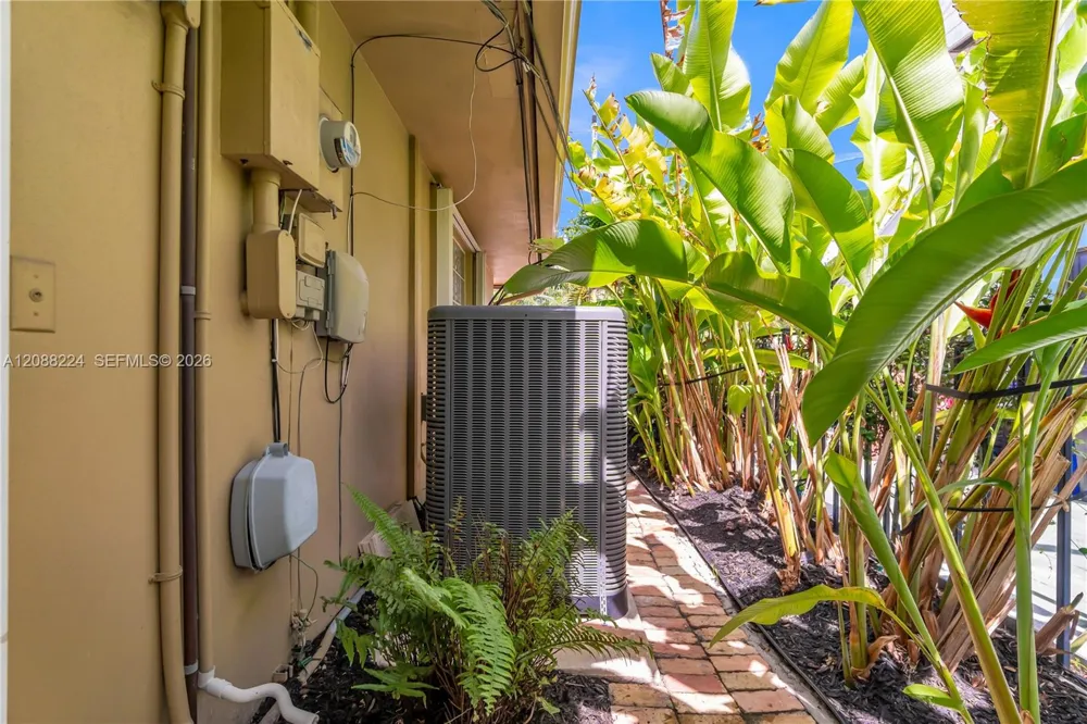 4615 W Tradewinds Ave Lauderdale By The Sea, FL 33308