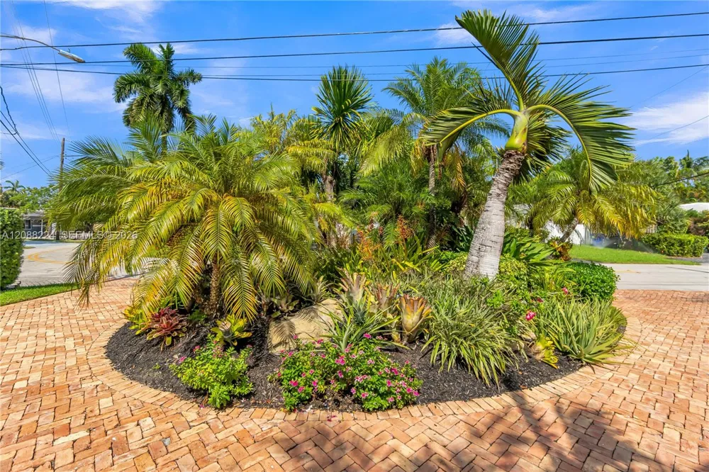 4615 W Tradewinds Ave Lauderdale By The Sea, FL 33308