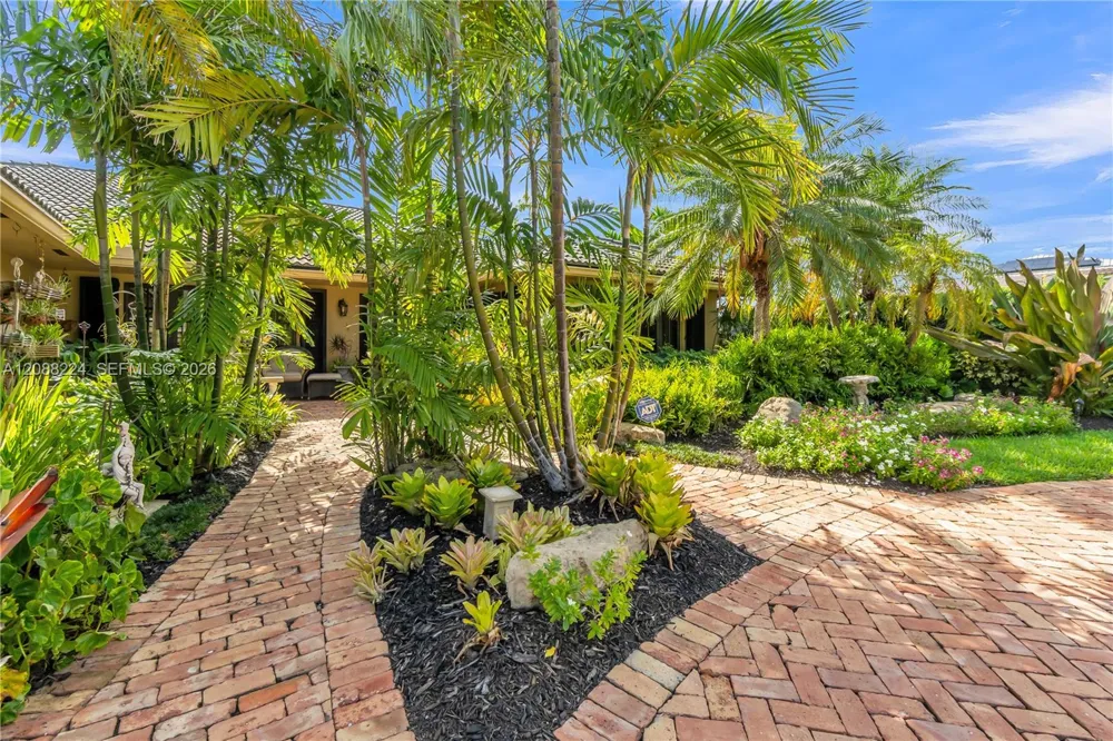 4615 W Tradewinds Ave Lauderdale By The Sea, FL 33308