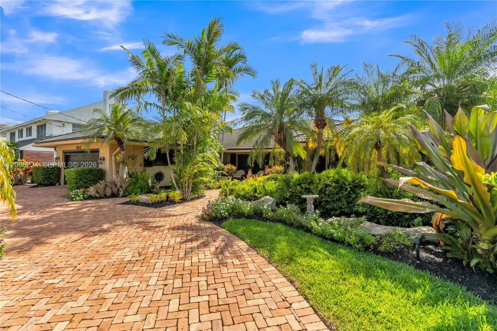 4615 W Tradewinds Ave Lauderdale By The Sea, FL 33308